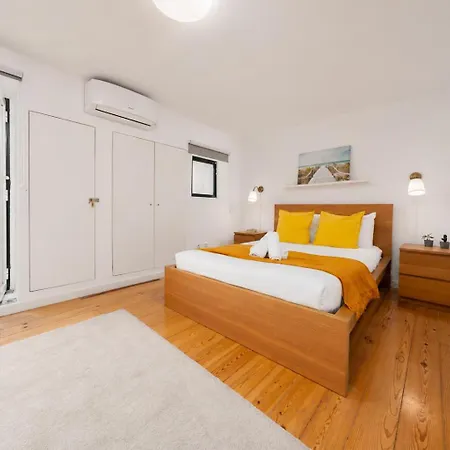 Nexto To Sao Jorge Castle Apartment *