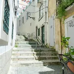 Nexto To Sao Jorge Castle Lisbon
